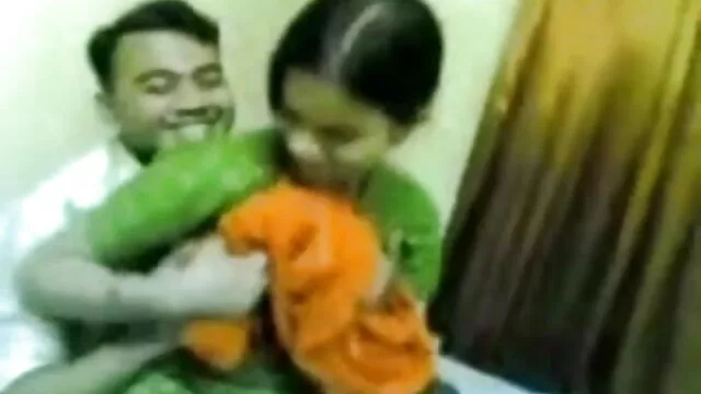 सुनहरे बालों वाली सेक्स वीडियो फिल्म फुल एचडी में लड़की लूसी
