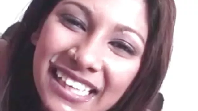 जंगली वह पुरुष सेक्सी मूवी फिल्म फुल एचडी में श्यामला Handjob Kinky