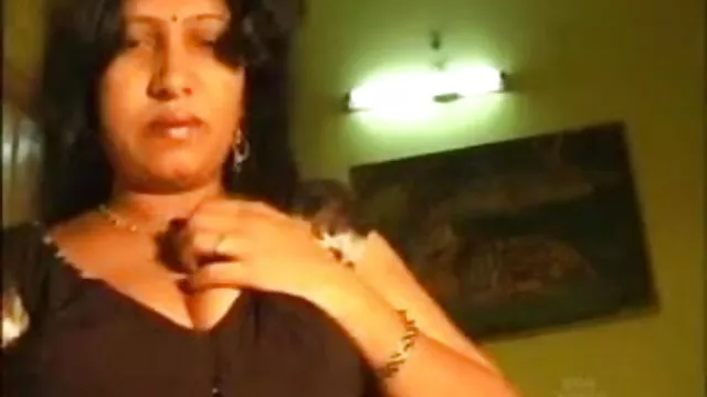 गर्म मोबाइल फोनों के लिए नौकरानी वसा मुर्गा में फुल मूवी एचडी सेक्सी लेता है