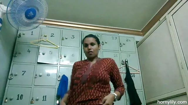 हॉट लैटिना निगलने और कमबख्त प्यार हिंदी सेक्सी फुल मूवी एचडी करता है
