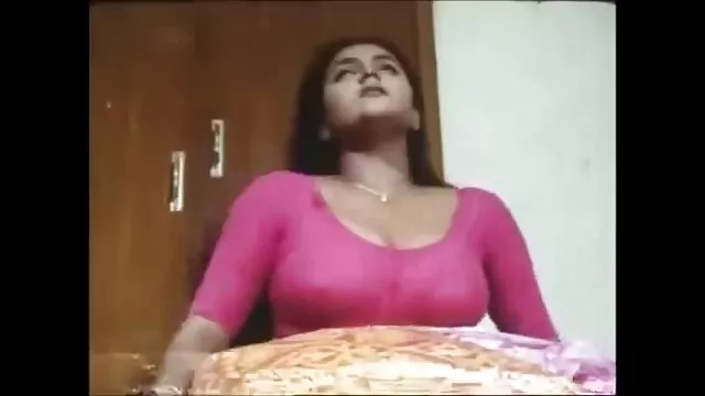 सुनहरे बालों वाली सेक्सी वीडियो फुल मूवी एचडी में घुड़दौड़ ऊपर उठाया