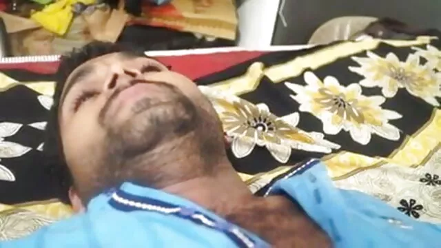 दो सेक्सी फिल्म फुल एचडी में सैनिकों एक स्नान लेने के बाद एक चेहरे