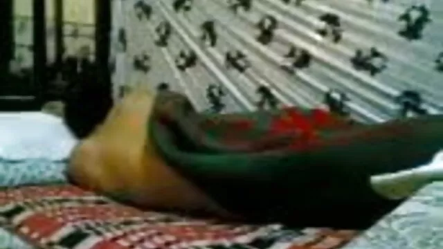 लॉकर सेक्सी बीएफ फुल एचडी में मूवी कमरे में बड़ा मुर्गा के लिए नीचे से
